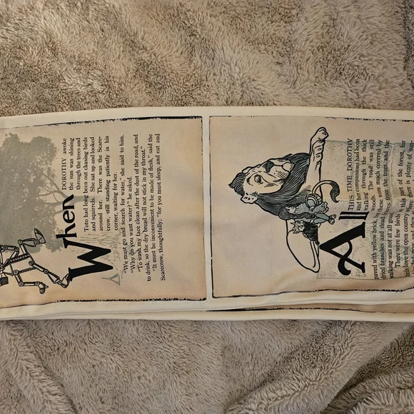 Wizard of Oz Themed Scarf - Picture 5 of 6